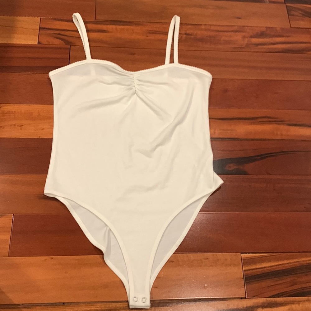 Womens medium white bodysuit from forever 21.